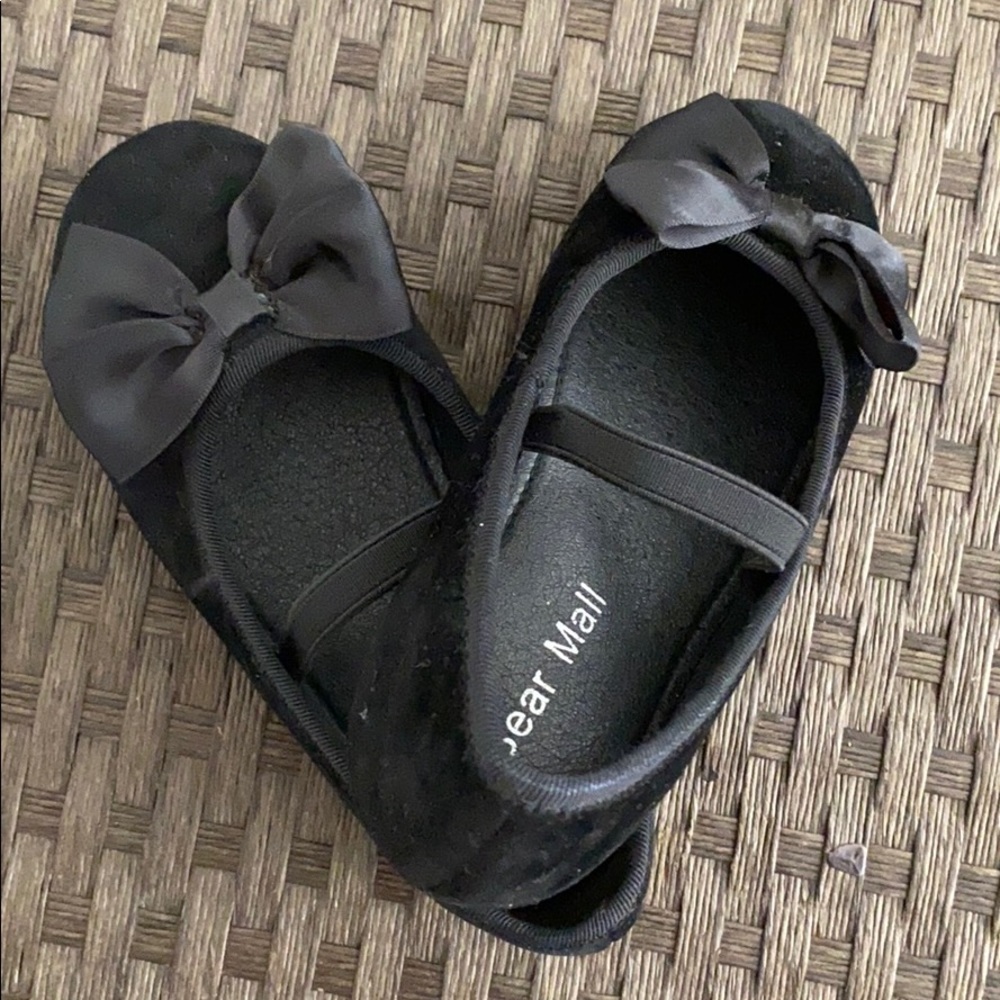 Little Girls Black Velvet Shoes